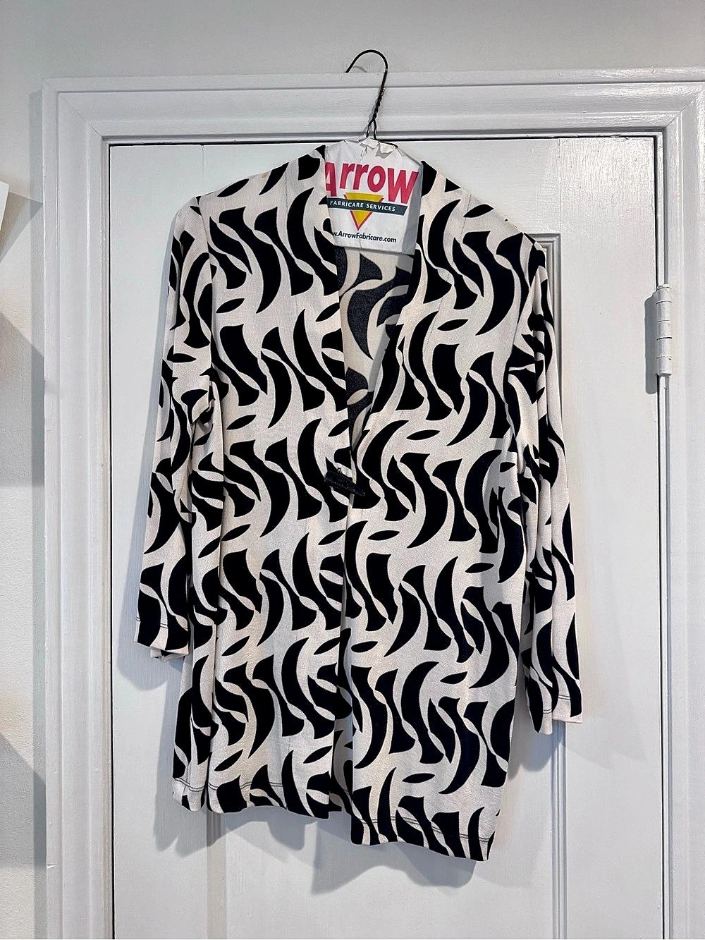 Chico’s Abstract Print Blazer in Black & White Large